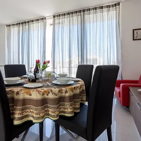 Windsor Penthouse No 9 *